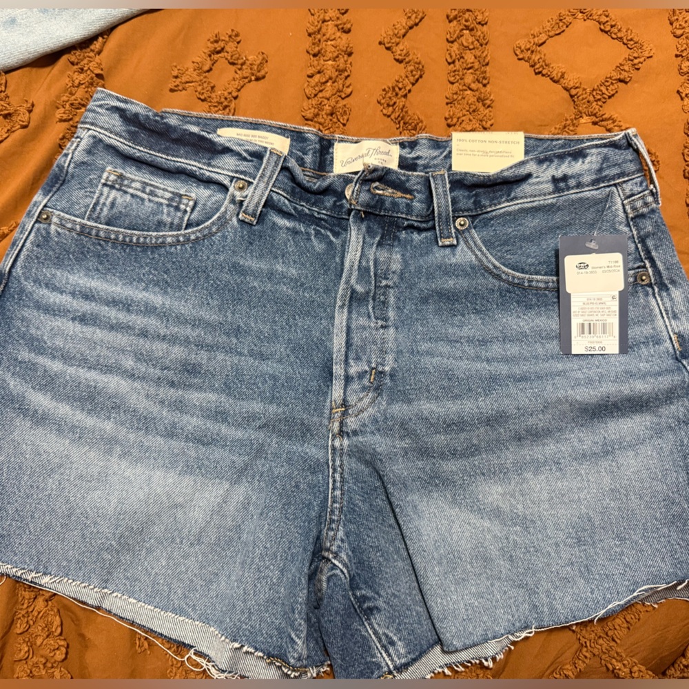 NWT Universal Thread Mid-Rise 90's Baggy Shorts Blue